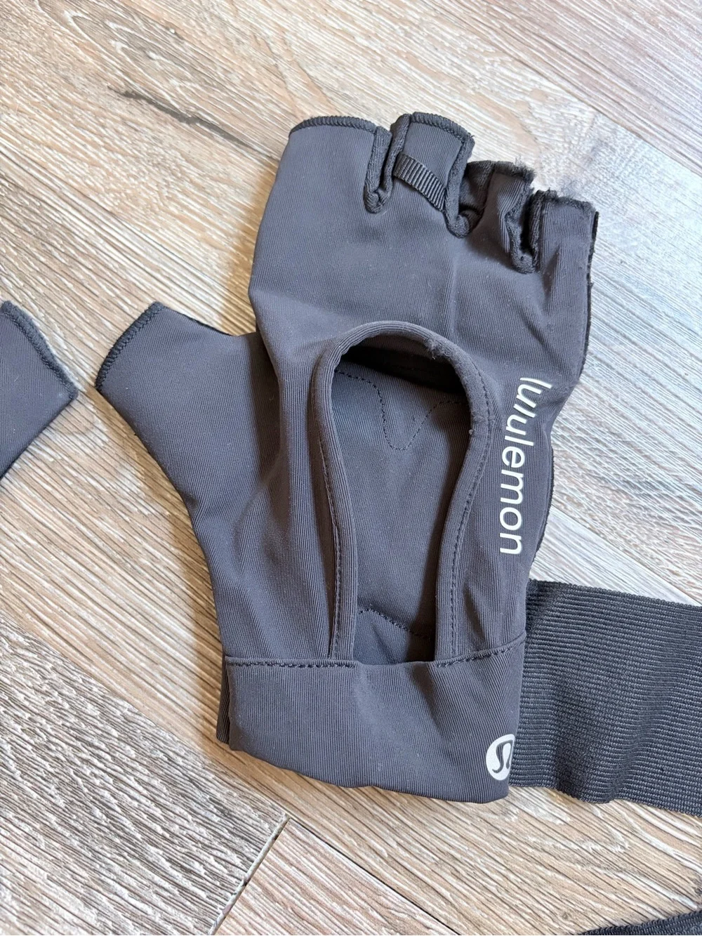 lululemon Black Fingerless Workout Gloves with Wrap Straps - size M/L